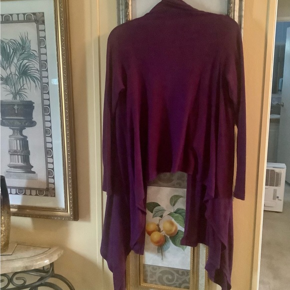 Cardigan Open front Wine color asymmetrical design size medium, in good … - Picture 6 of 7